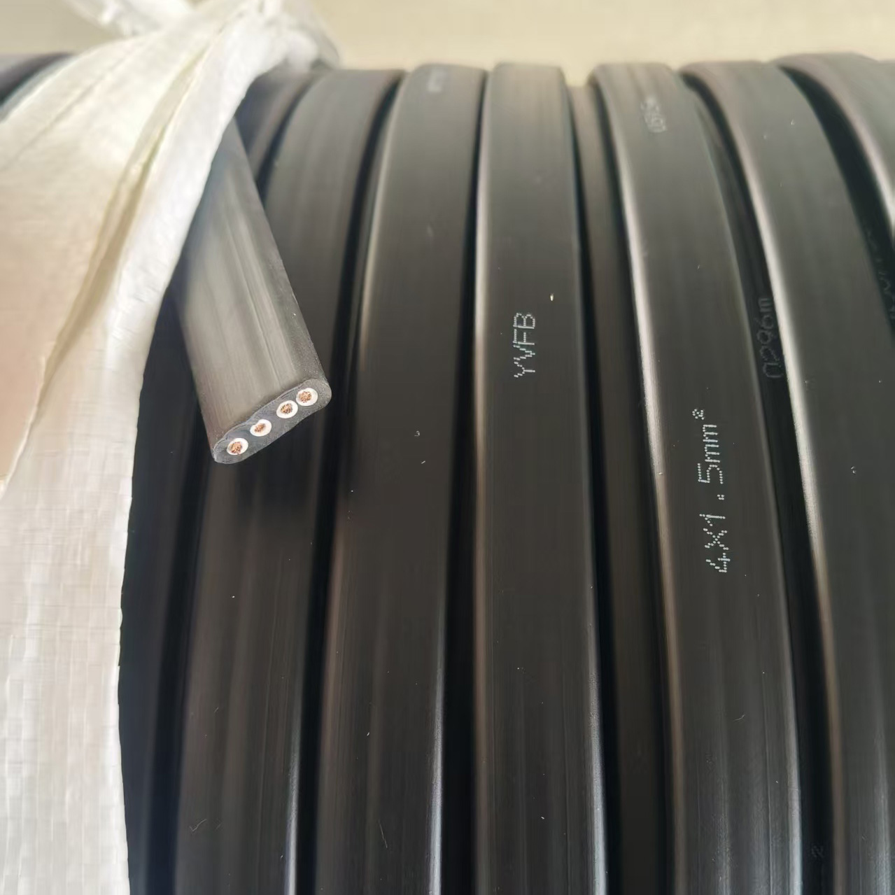 YVFB4x1.5mm2扁平移動(dòng)電纜