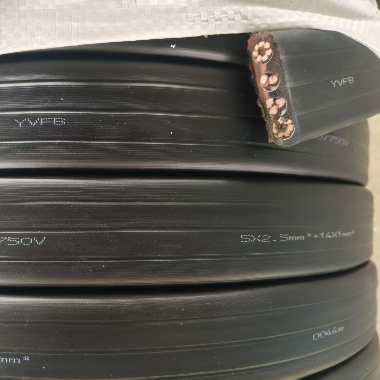 YVFB 5x2.5mm2+14x1mm2行車(chē)復(fù)合型扁平電纜